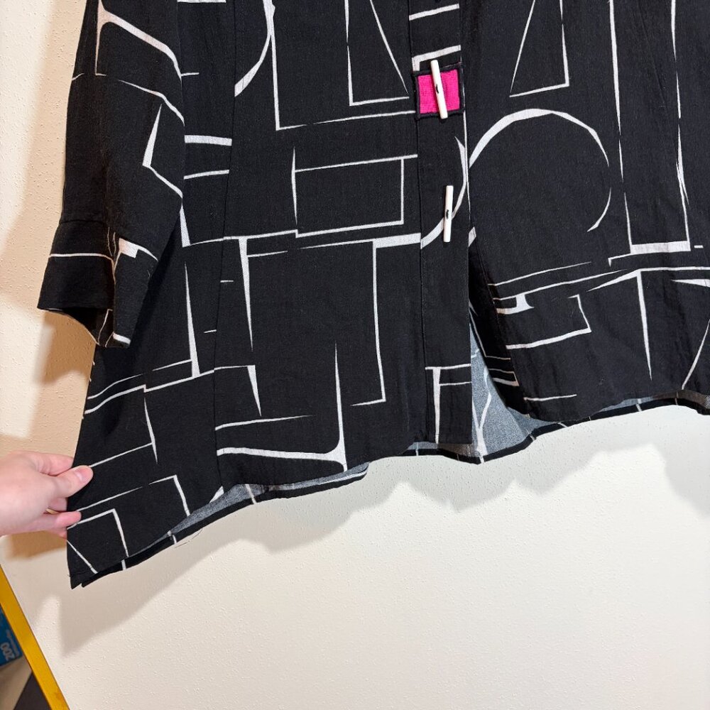 Ali Miles Black Button Down Abstract Geometric Print Pattern Artsy Top Blouse - Picture 5 of 14